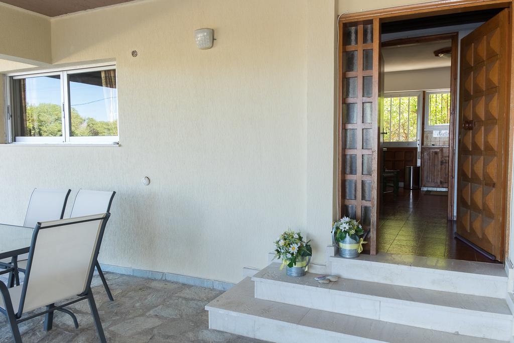 Sunset Beach House กาโต อาเลโปโคริออน ภายนอก รูปภาพ